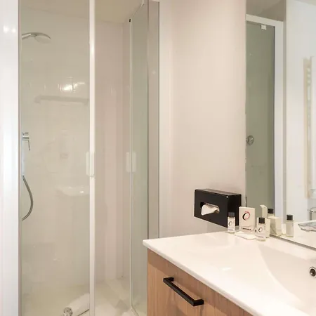 Adagio Access Paris Confluence